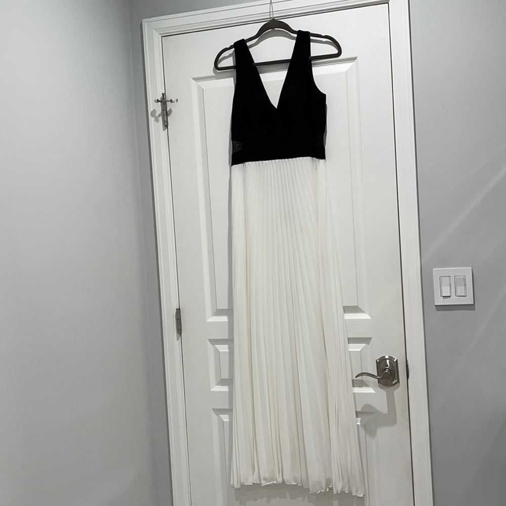 Gorgeous long black and white dress